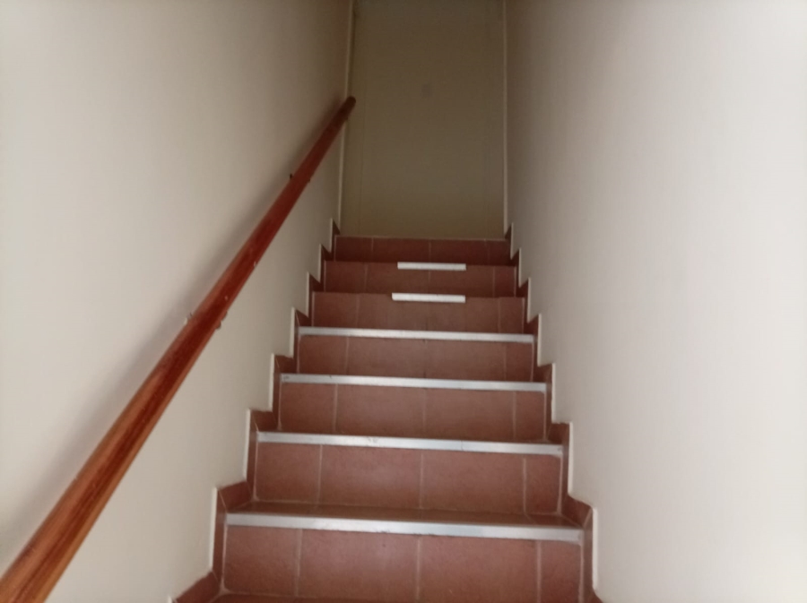 2 Bedroom Property for Sale in Northcroft KwaZulu-Natal