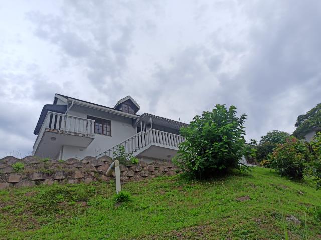 6 Bedroom Property for Sale in Umhlatuzana KwaZulu-Natal