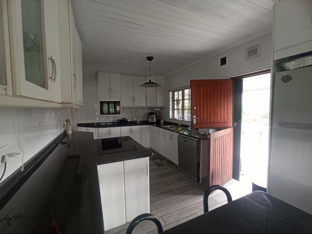 6 Bedroom Property for Sale in Umhlatuzana KwaZulu-Natal