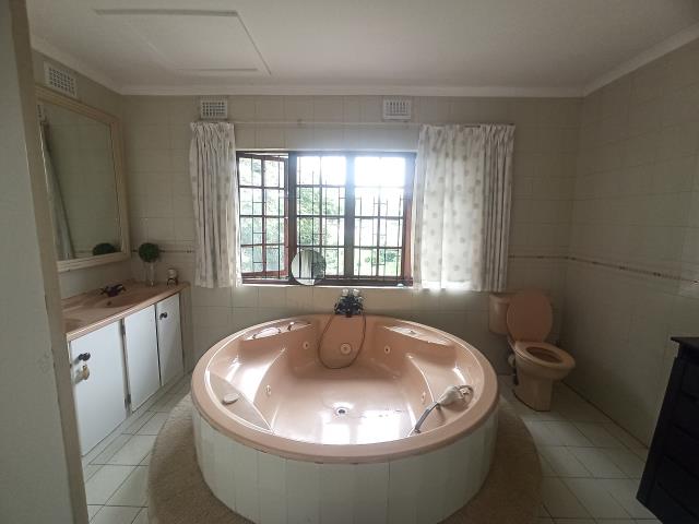 6 Bedroom Property for Sale in Umhlatuzana KwaZulu-Natal
