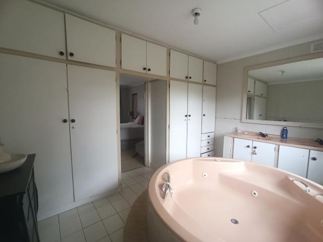 6 Bedroom Property for Sale in Umhlatuzana KwaZulu-Natal