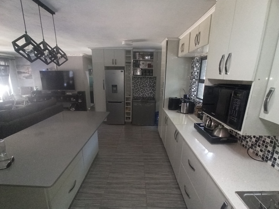 3 Bedroom Property for Sale in Shulton Park KwaZulu-Natal