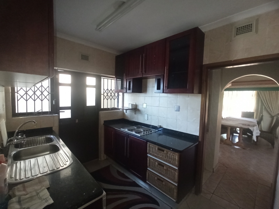 8 Bedroom Property for Sale in Isipingo Hills KwaZulu-Natal