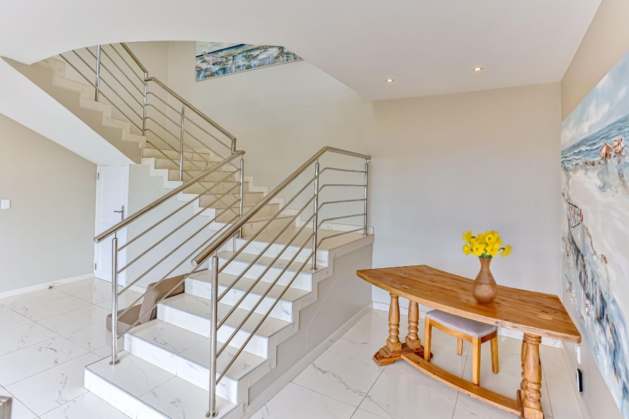 6 Bedroom Property for Sale in Sheffield Beach KwaZulu-Natal