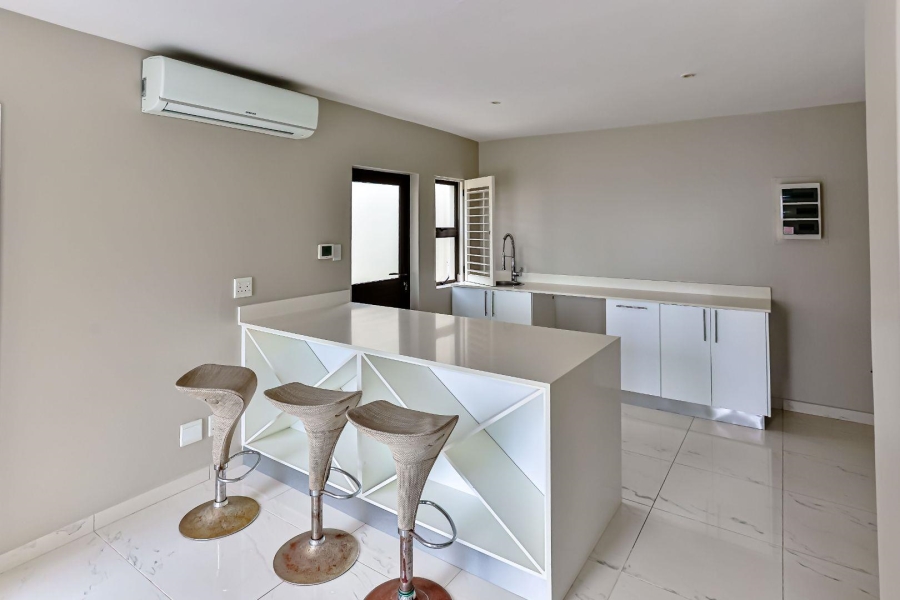 6 Bedroom Property for Sale in Sheffield Beach KwaZulu-Natal