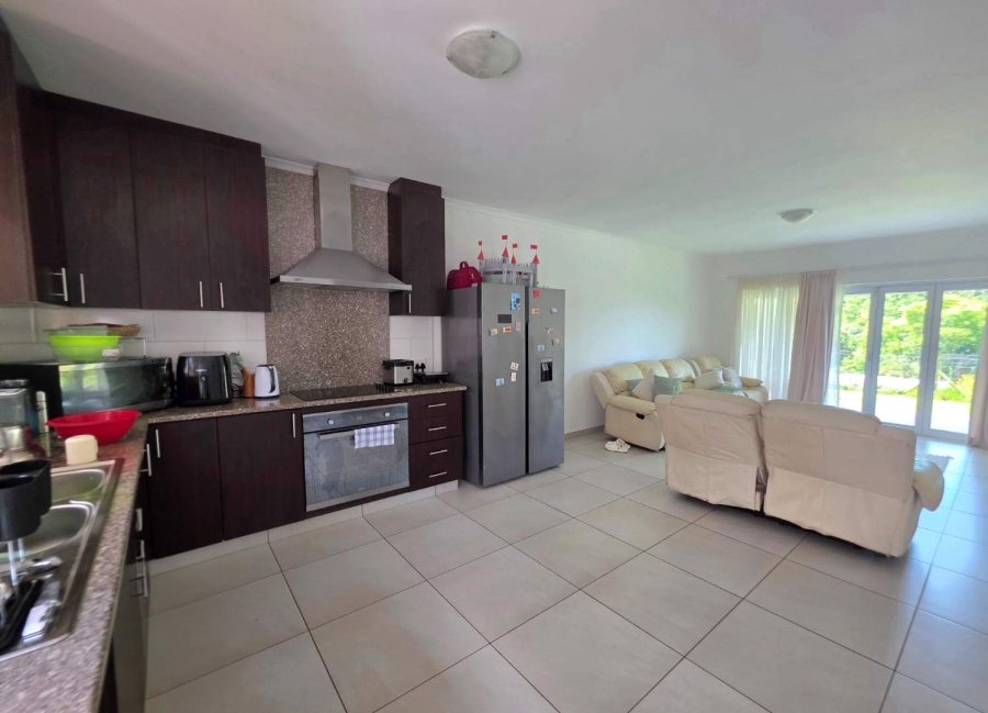 To Let 3 Bedroom Property for Rent in Kloof KwaZulu-Natal