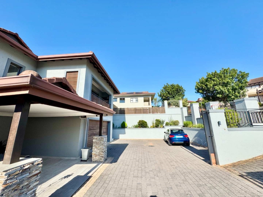 To Let 5 Bedroom Property for Rent in Izinga Ridge KwaZulu-Natal