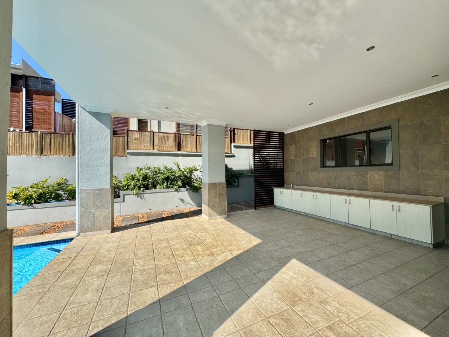 To Let 5 Bedroom Property for Rent in Izinga Ridge KwaZulu-Natal