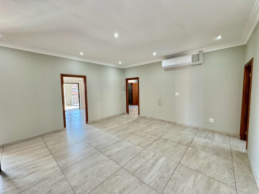 To Let 5 Bedroom Property for Rent in Izinga Ridge KwaZulu-Natal