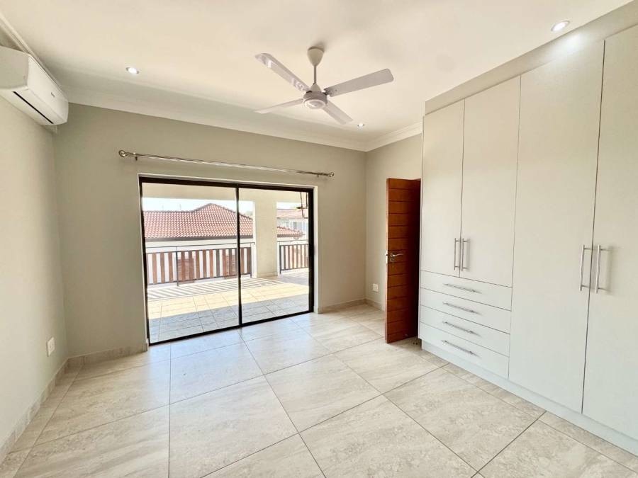 To Let 5 Bedroom Property for Rent in Izinga Ridge KwaZulu-Natal