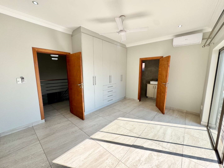 To Let 5 Bedroom Property for Rent in Izinga Ridge KwaZulu-Natal