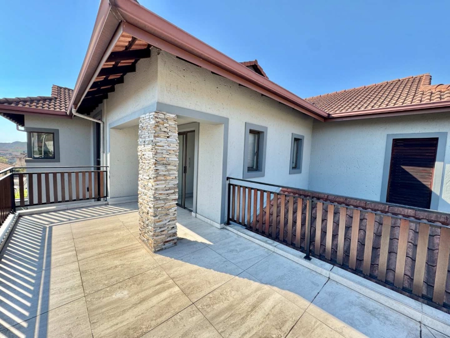 To Let 5 Bedroom Property for Rent in Izinga Ridge KwaZulu-Natal