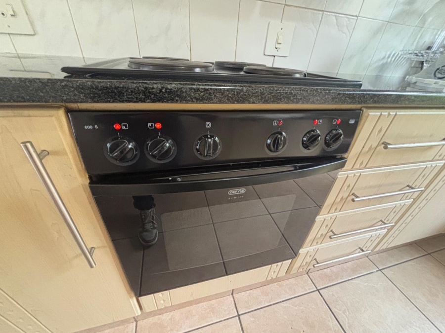 To Let 2 Bedroom Property for Rent in The Wolds KwaZulu-Natal