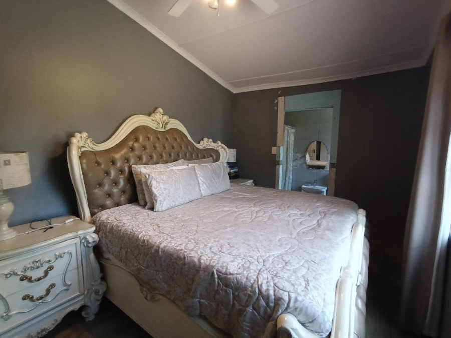 To Let 4 Bedroom Property for Rent in Pinelands KwaZulu-Natal