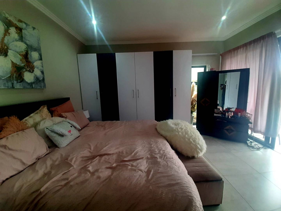 5 Bedroom Property for Sale in Palm Lakes Estate KwaZulu-Natal