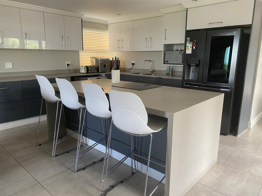 5 Bedroom Property for Sale in Palm Lakes Estate KwaZulu-Natal