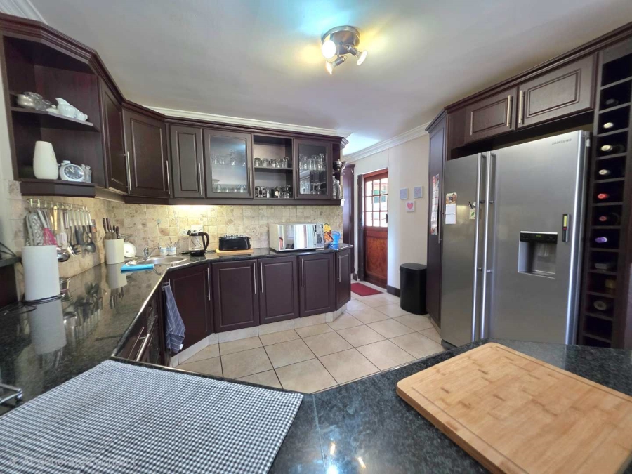 3 Bedroom Property for Sale in Crestholme KwaZulu-Natal