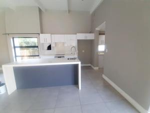 To Let 5 Bedroom Property for Rent in Palm Lakes Estate KwaZulu-Natal
