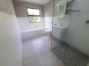 To Let 5 Bedroom Property for Rent in Palm Lakes Estate KwaZulu-Natal