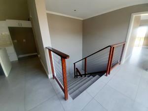 To Let 5 Bedroom Property for Rent in Palm Lakes Estate KwaZulu-Natal