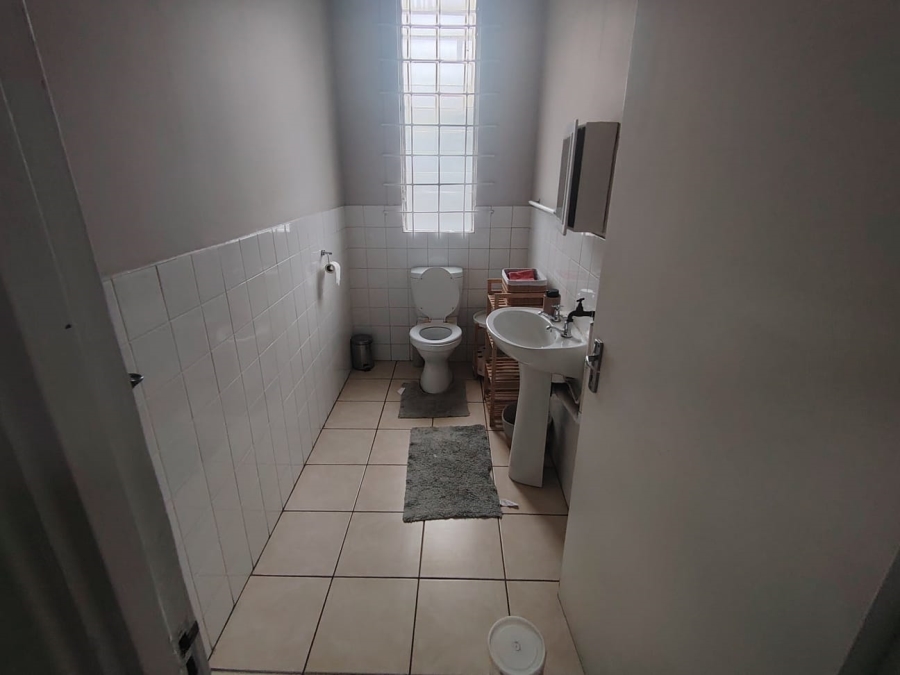 To Let commercial Property for Rent in Bulwer KwaZulu-Natal