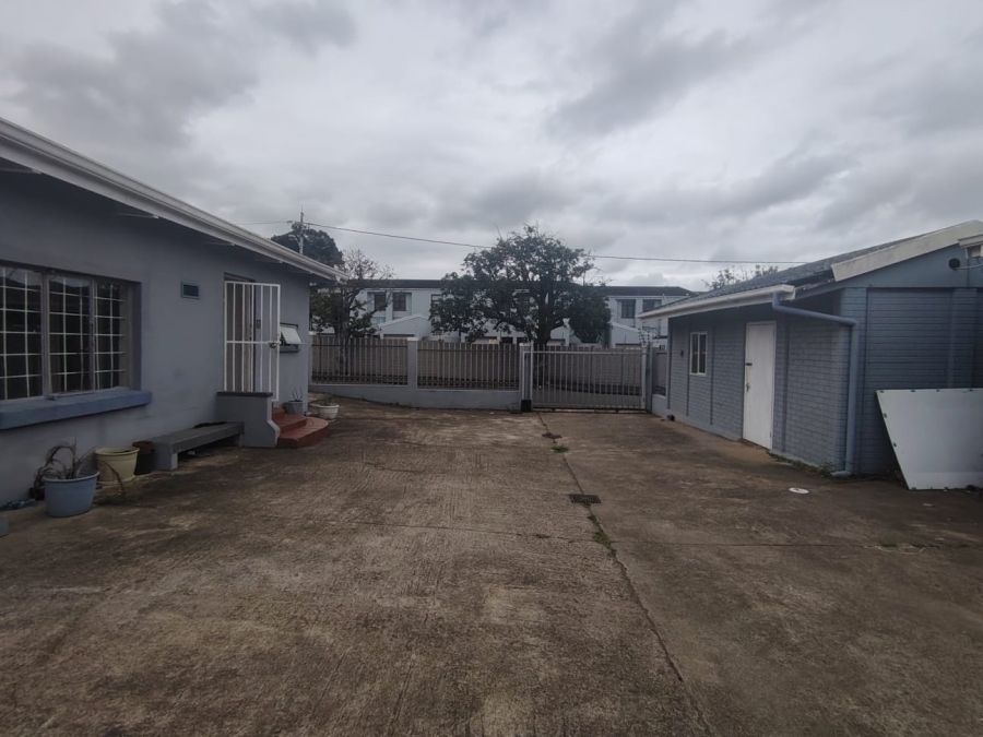 To Let commercial Property for Rent in Bulwer KwaZulu-Natal