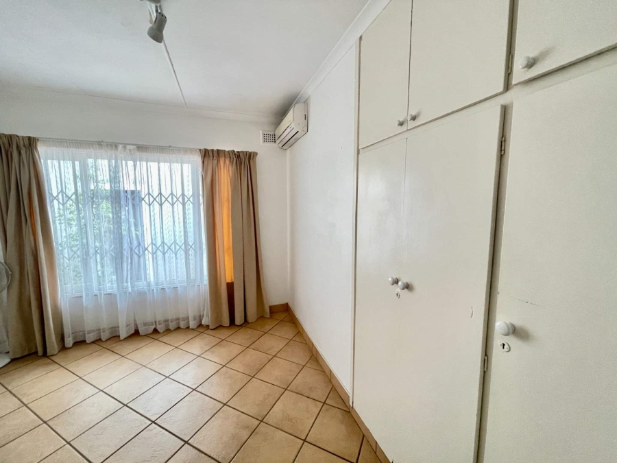 To Let 4 Bedroom Property for Rent in Glen Anil KwaZulu-Natal