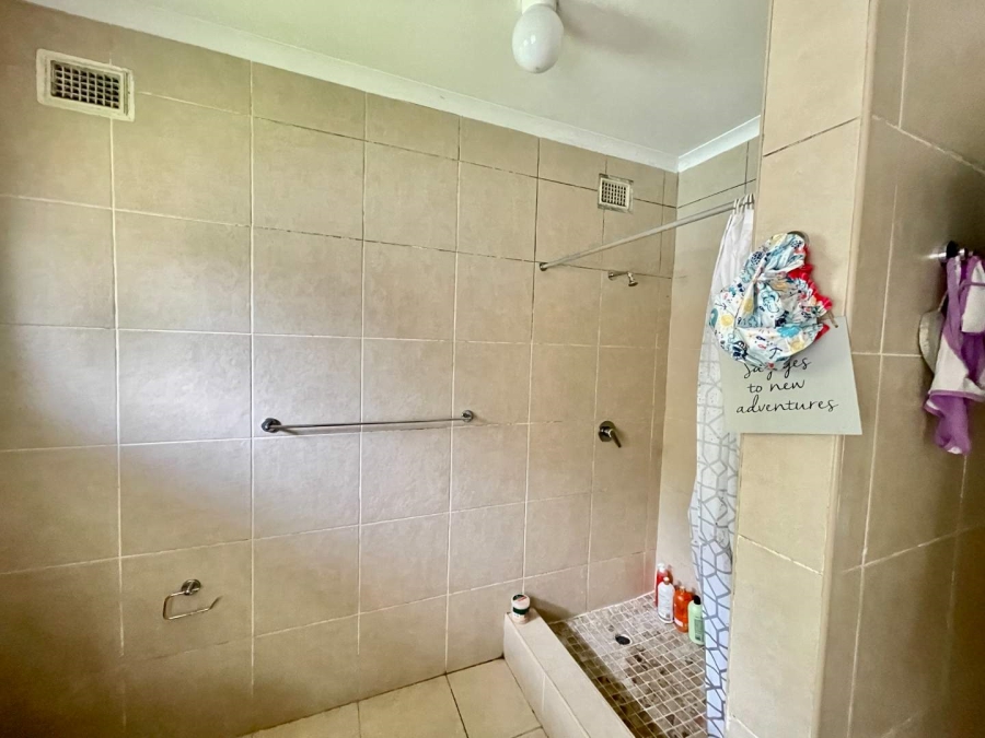 To Let 4 Bedroom Property for Rent in Glen Anil KwaZulu-Natal