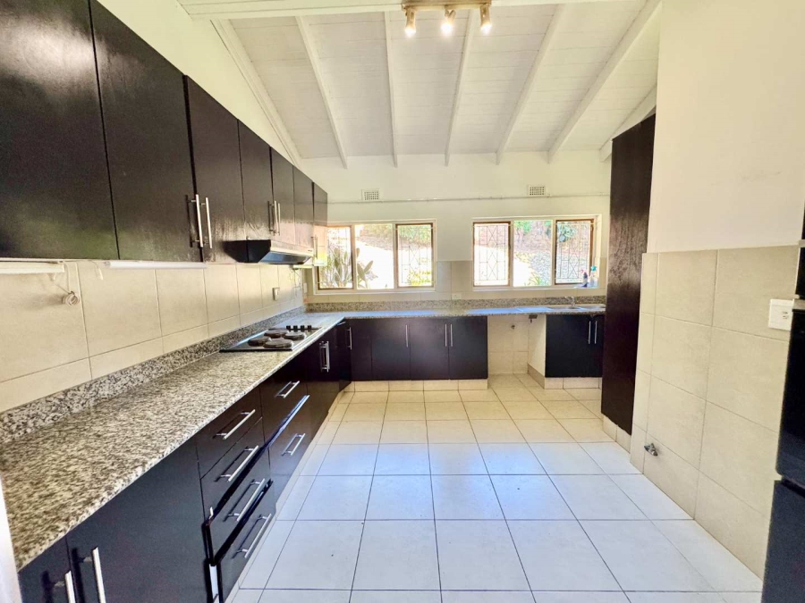 To Let 4 Bedroom Property for Rent in Umhlanga KwaZulu-Natal