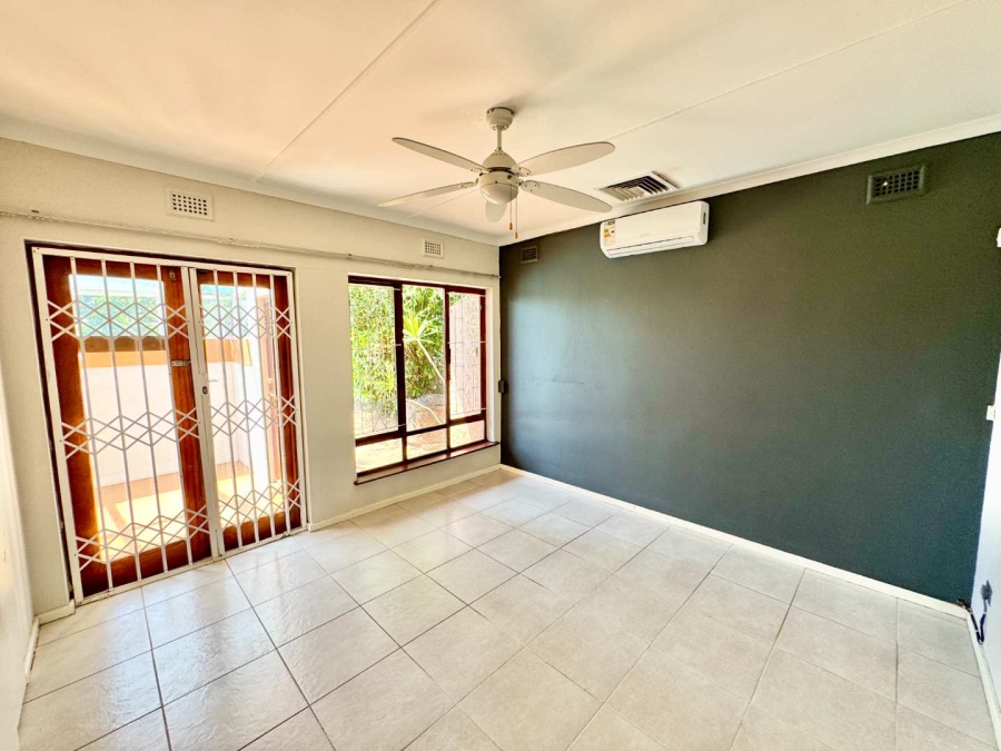 To Let 4 Bedroom Property for Rent in Umhlanga KwaZulu-Natal