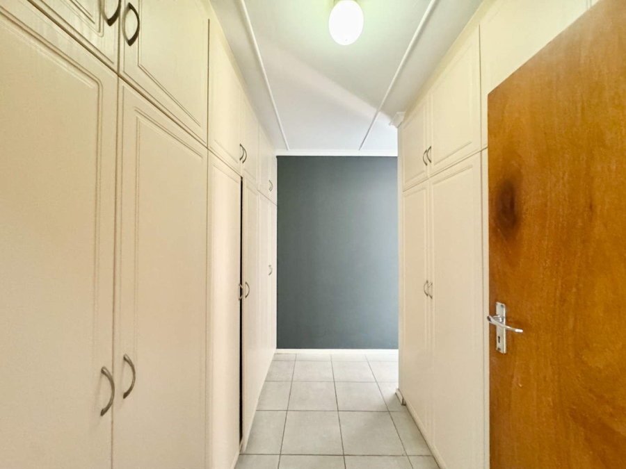 To Let 4 Bedroom Property for Rent in Umhlanga KwaZulu-Natal