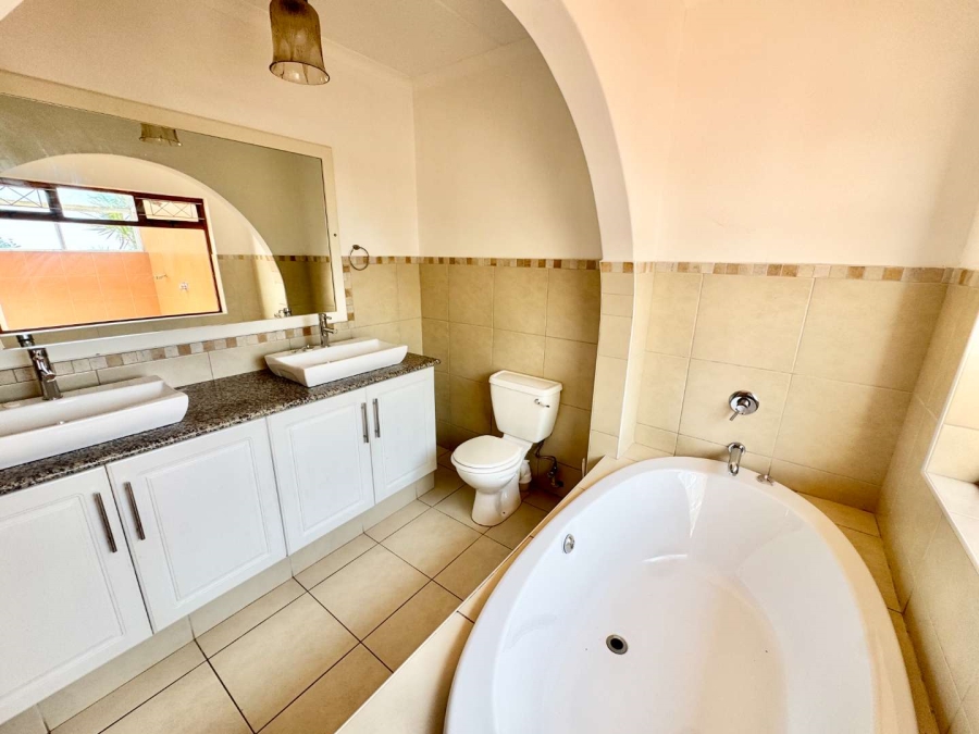 To Let 4 Bedroom Property for Rent in Umhlanga KwaZulu-Natal