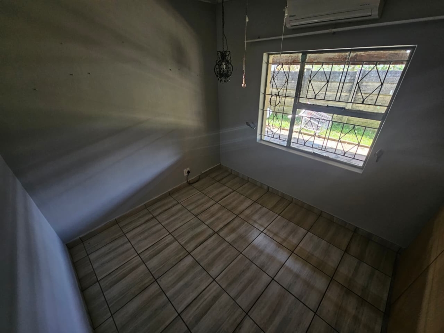 4 Bedroom Property for Sale in Veld En Vlei KwaZulu-Natal