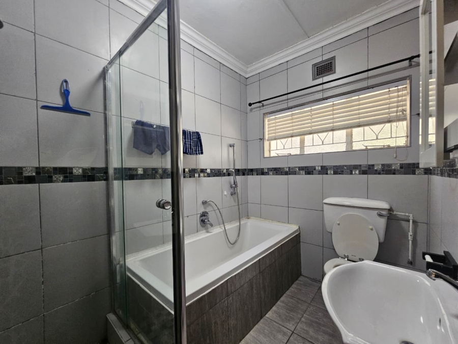 4 Bedroom Property for Sale in Veld En Vlei KwaZulu-Natal