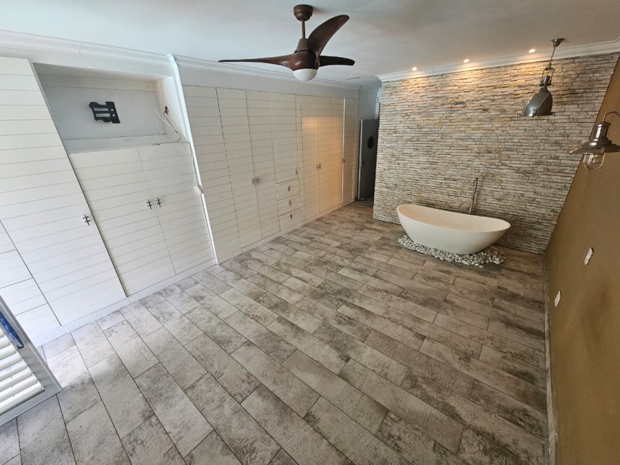 4 Bedroom Property for Sale in Veld En Vlei KwaZulu-Natal