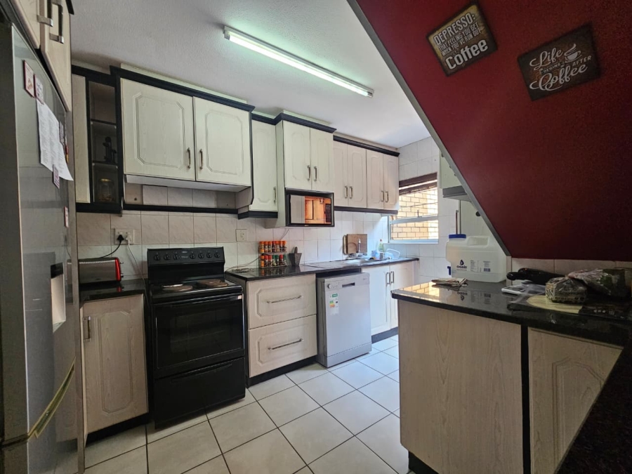 3 Bedroom Property for Sale in Meer En See KwaZulu-Natal