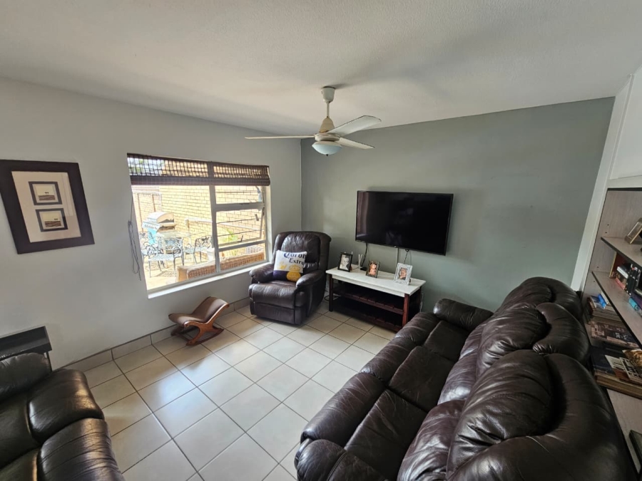 3 Bedroom Property for Sale in Meer En See KwaZulu-Natal