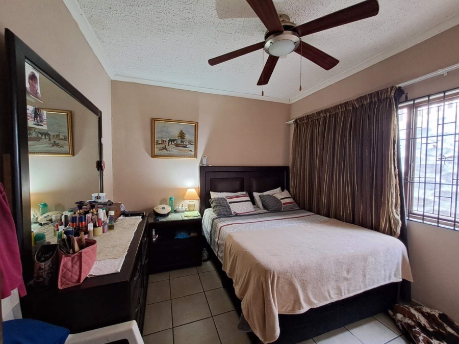 3 Bedroom Property for Sale in Queensburgh KwaZulu-Natal