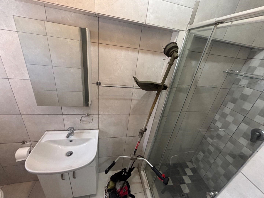 1 Bedroom Property for Sale in Pinelands KwaZulu-Natal