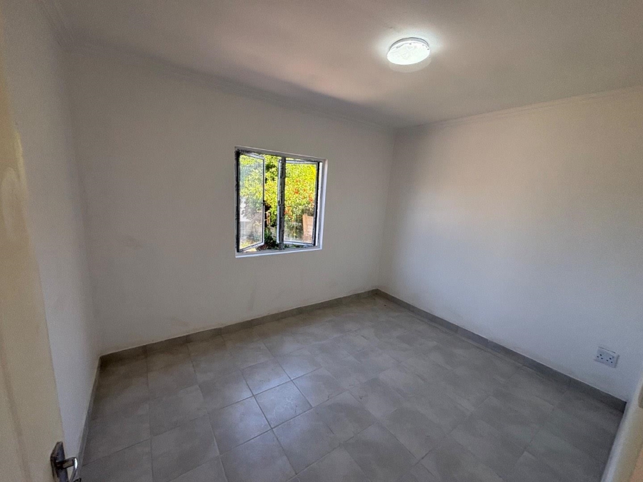 2 Bedroom Property for Sale in Pinelands KwaZulu-Natal