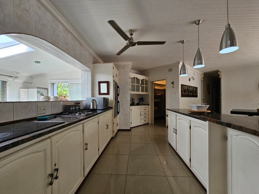 5 Bedroom Property for Sale in Meer En See KwaZulu-Natal