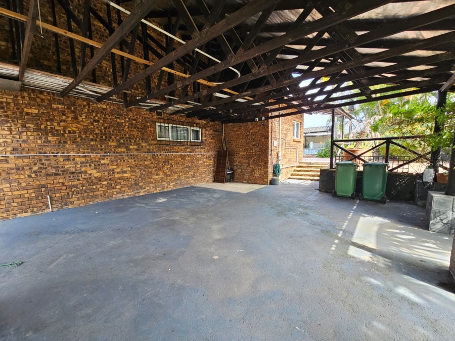 5 Bedroom Property for Sale in Meer En See KwaZulu-Natal