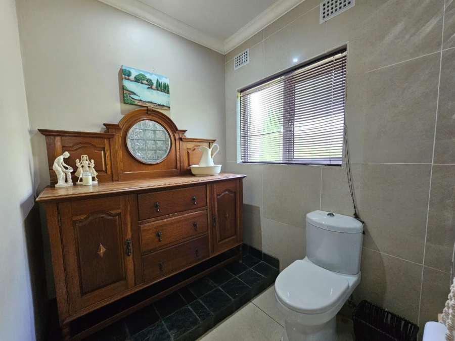 5 Bedroom Property for Sale in Meer En See KwaZulu-Natal