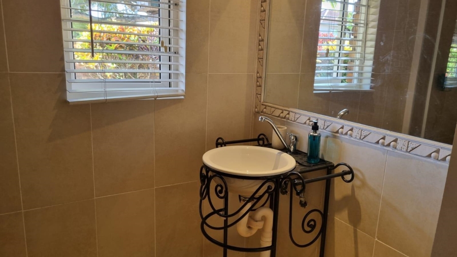 5 Bedroom Property for Sale in Meer En See KwaZulu-Natal