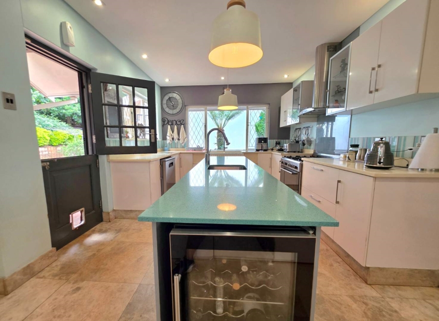 3 Bedroom Property for Sale in Kloof KwaZulu-Natal