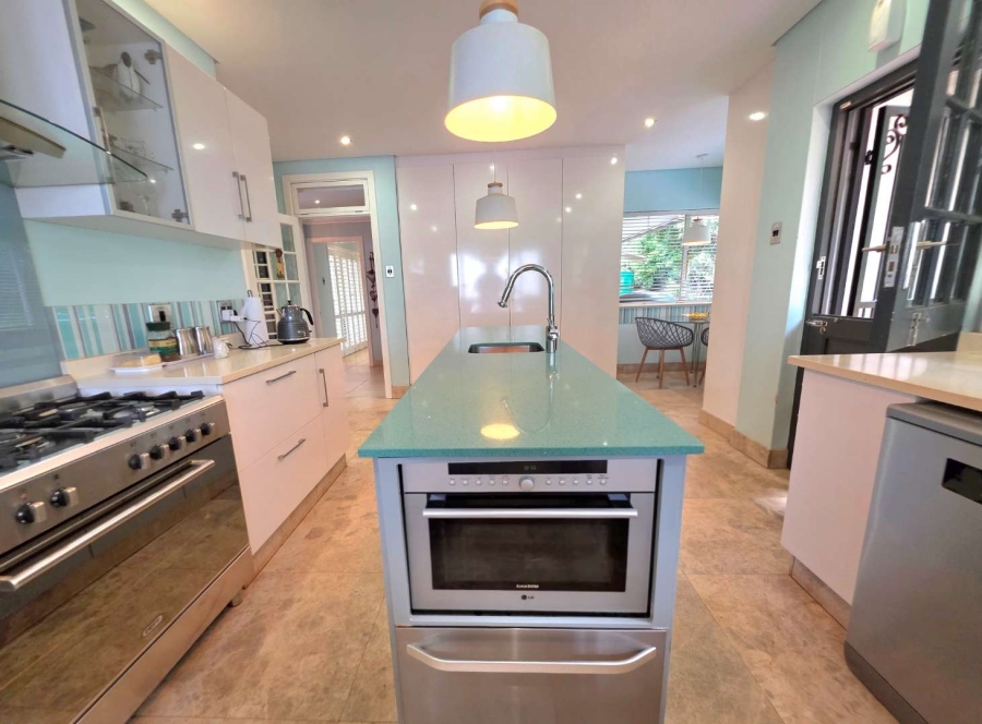 3 Bedroom Property for Sale in Kloof KwaZulu-Natal