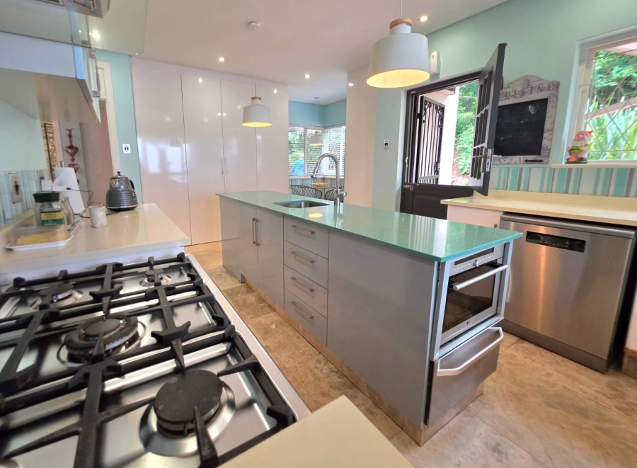 3 Bedroom Property for Sale in Kloof KwaZulu-Natal