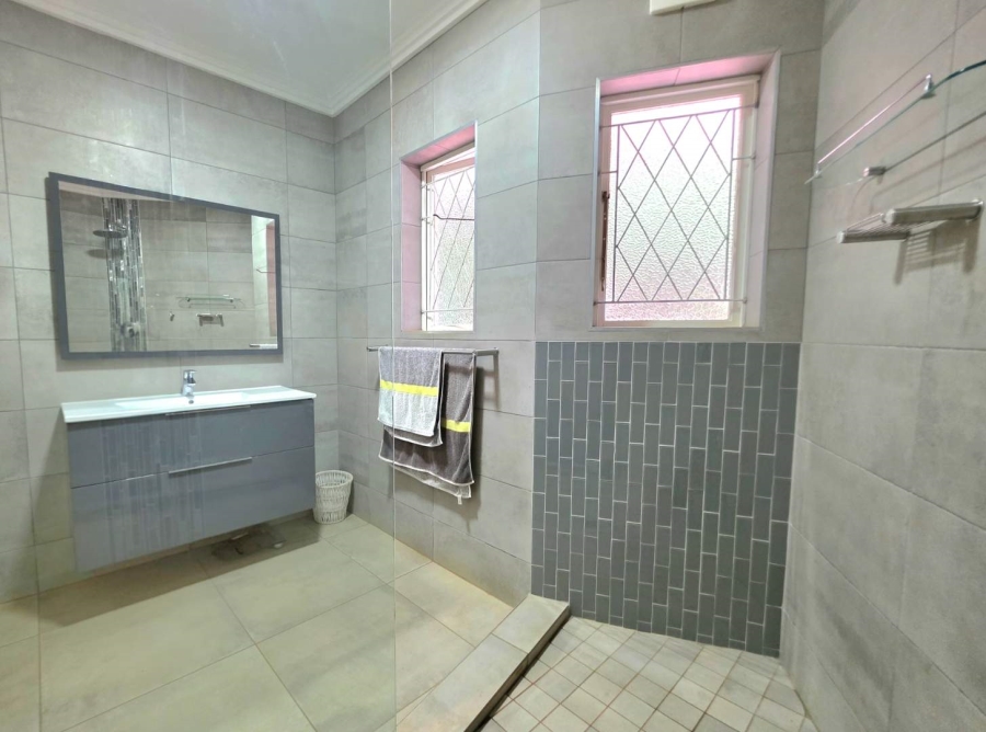 3 Bedroom Property for Sale in Kloof KwaZulu-Natal