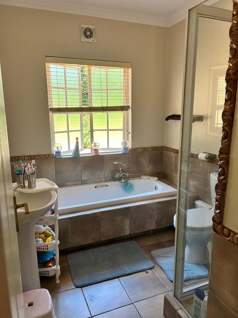 5 Bedroom Property for Sale in Mount Edgecombe Country Estate KwaZulu-Natal