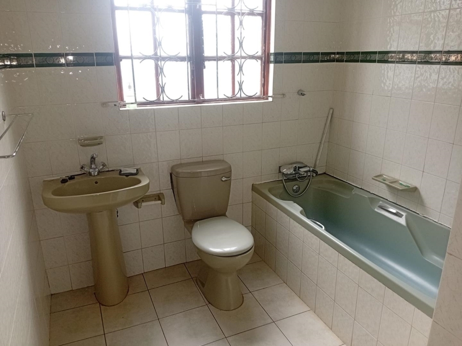 To Let 3 Bedroom Property for Rent in Sunningdale KwaZulu-Natal